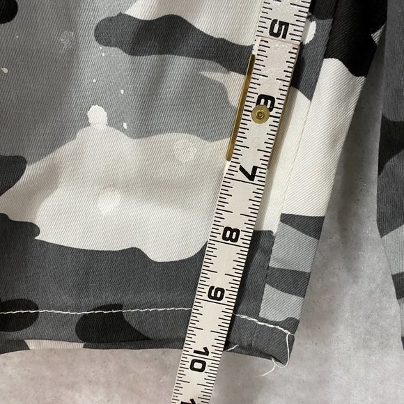 Men's Camo Cargo Shorts By Kreamy Size Small Black Gray White 4 Pockets Belt New - Picture 7 of 12